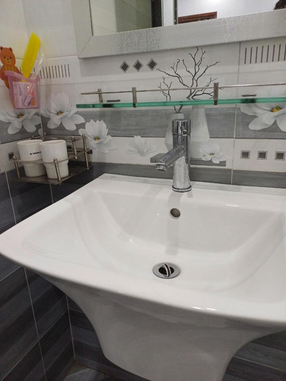 Hotel Hoa Ban Ha Noi Ανόι Εξωτερικό φωτογραφία