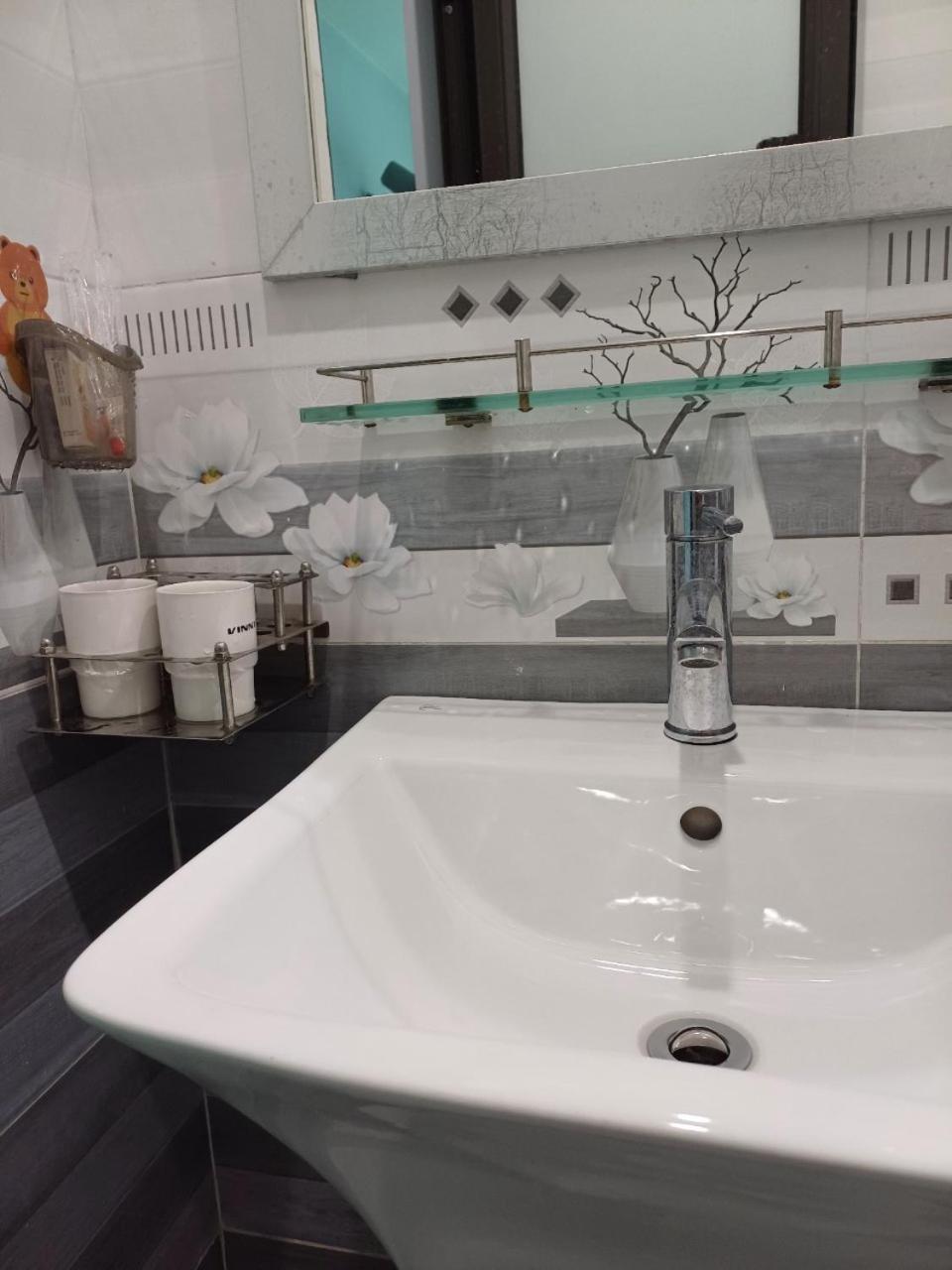 Hotel Hoa Ban Ha Noi Ανόι Εξωτερικό φωτογραφία